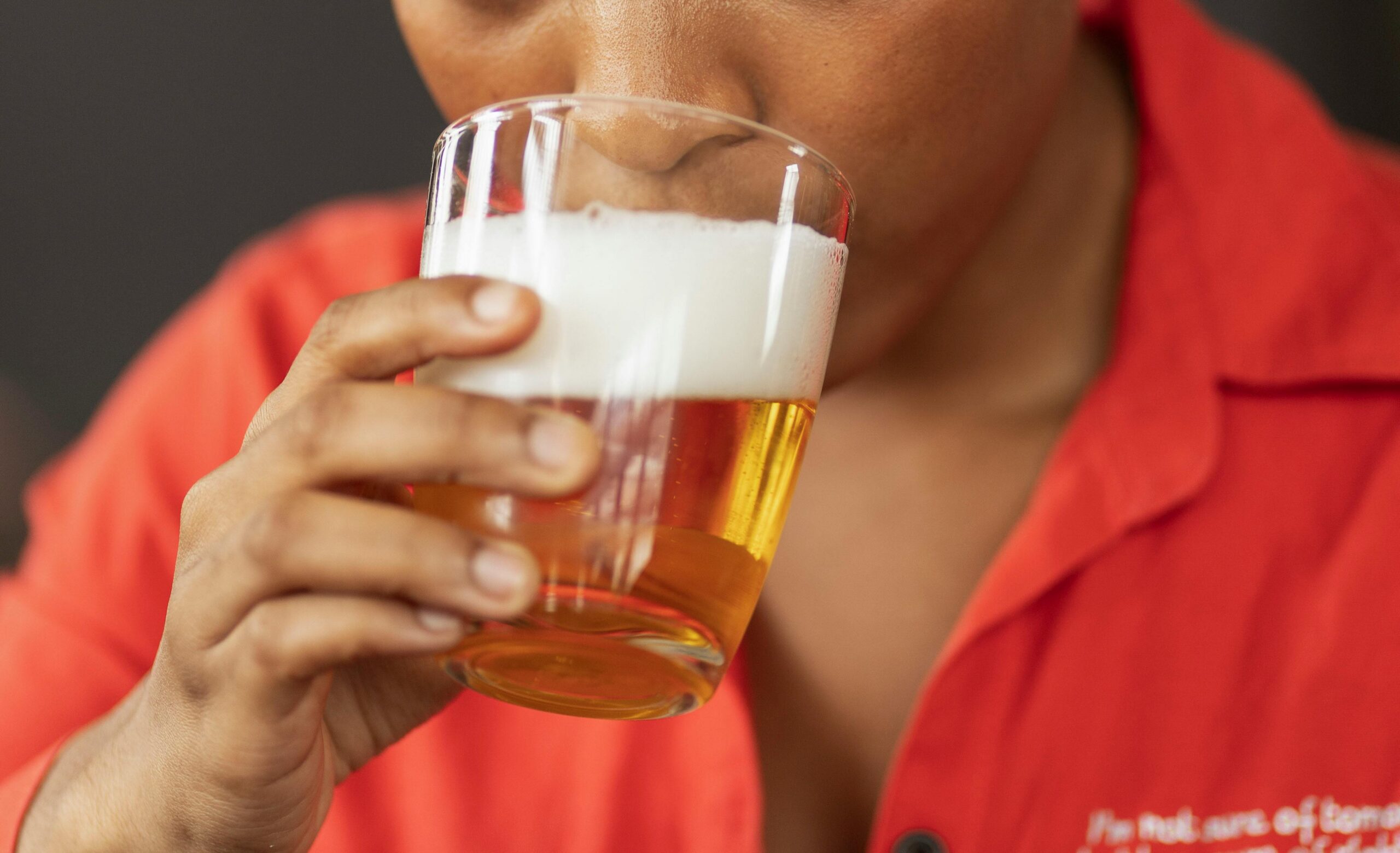 Can alcohol cause panic attacks to the woman drinking alcohol